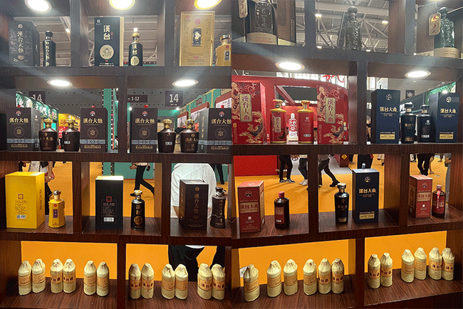 漢臺大曲酒綻放深圳糖酒會，實力醬香引燃現場，酒業銷售迎熱潮